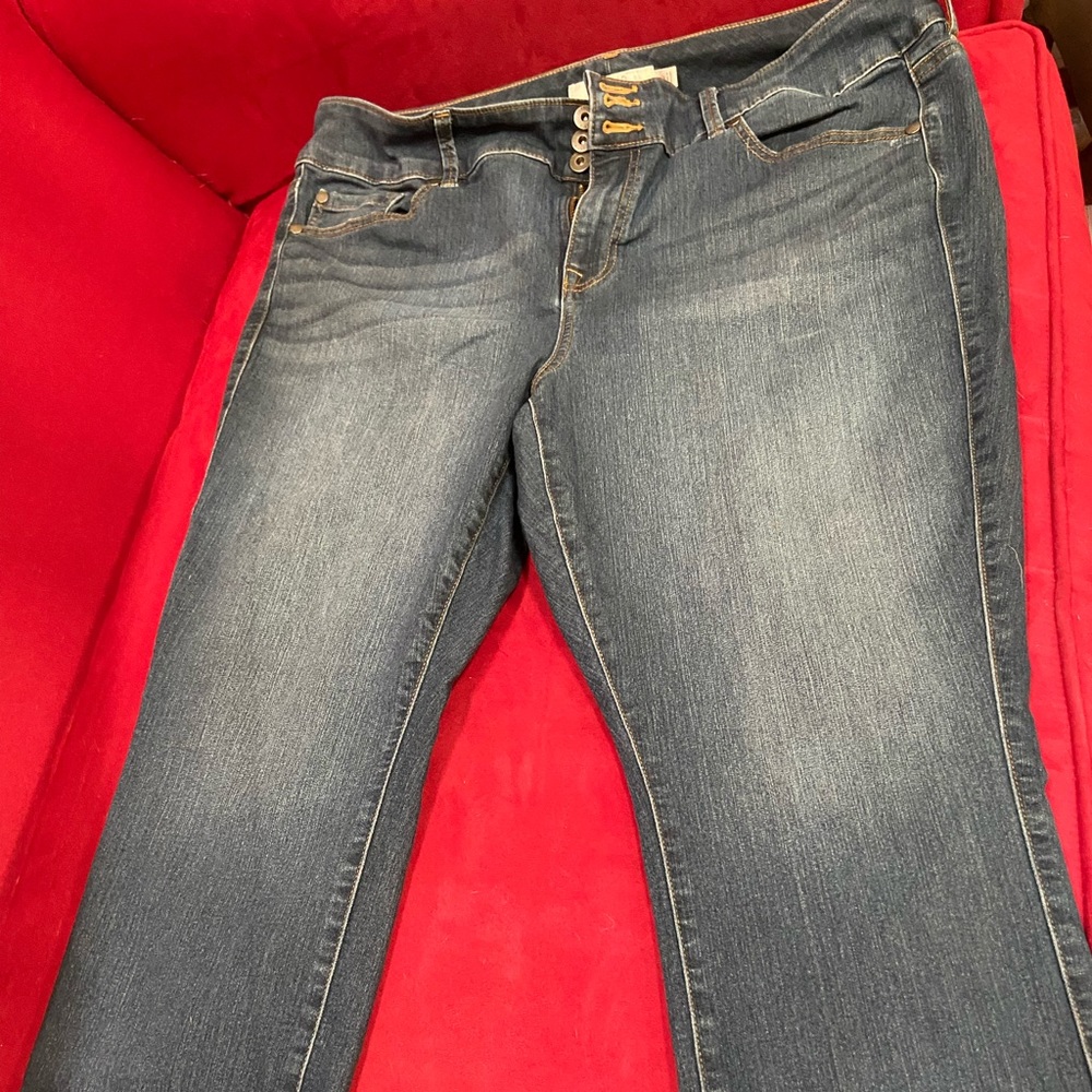 Torrid size 22 Jegging Crop. Excellent condition.